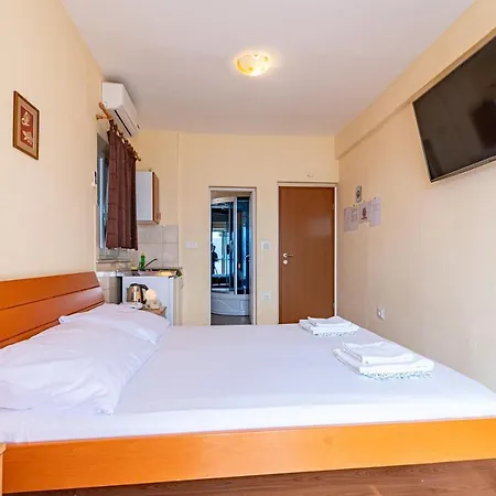 S1 - Just 50m From The With Sea View