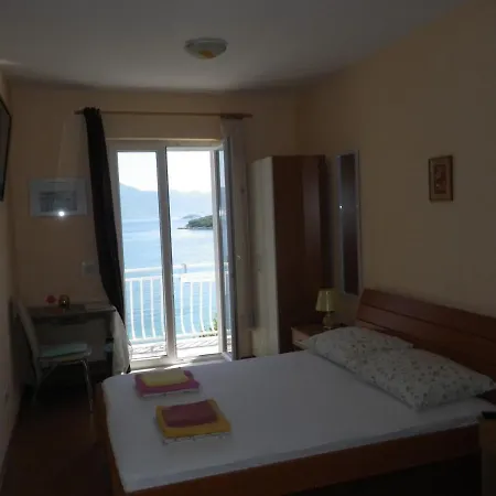 Apartment S1 - Just 50m From The With Sea View