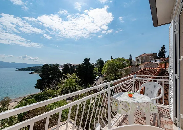 S1 - Just 50m From The With Sea View Korčula