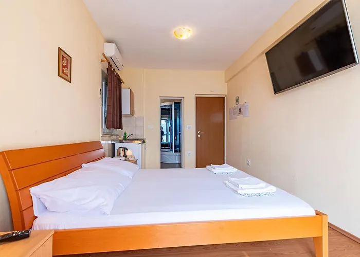 S1 - Just 50m From The With Sea View