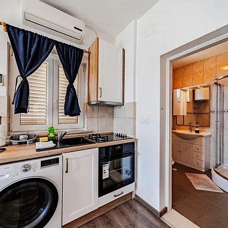 S 1 - Just 50m From The With Sea View Daire