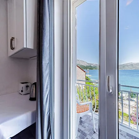 S 1 - Just 50m From The With Sea View Daire Korčula